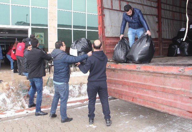 Elazığ’dan Halep’e 2 Tır Yardım