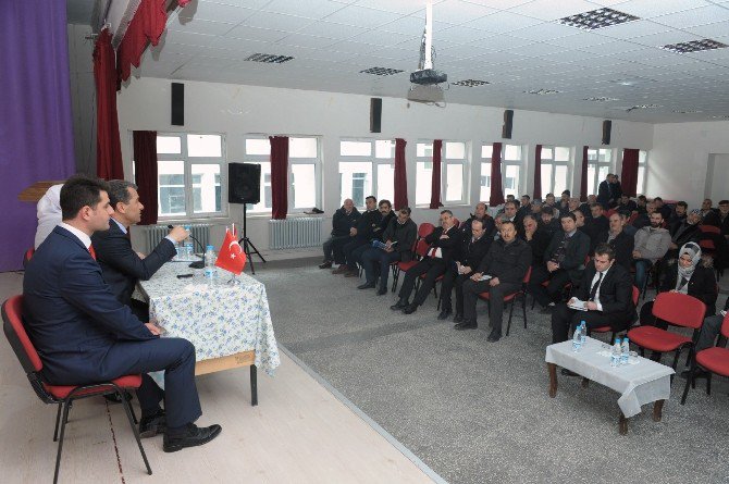 Vali Çelik, Mihalgazi İlçe Muhtarlarıyla Bir Araya Geldi