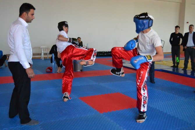 Kick Boks Okul Sporları İl Şampiyonası Yapıldı