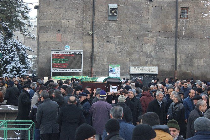 İntihar Eden Şahıs Son Yolculuğuna Uğurlandı