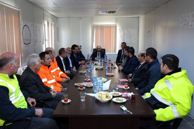 Vali İsmail Ustaoğlu, Kop Tüneli’nde İncelemelerde Bulundu