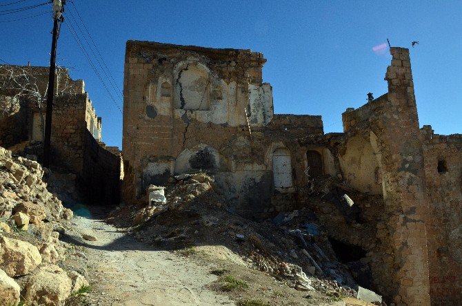 Mardin’de ‘Tarih’ Yıkılıyor