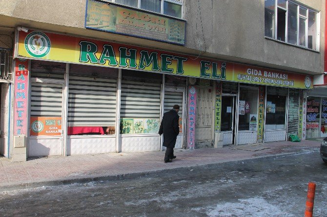 Rahmet Eli Derneği’nden 2 Bin 917 Aileye Yardım