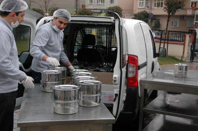 ‘Küçükçekmece İyilik Merkezi’ Sosyal Yardım Ve Hizmette Rekora Koşuyor