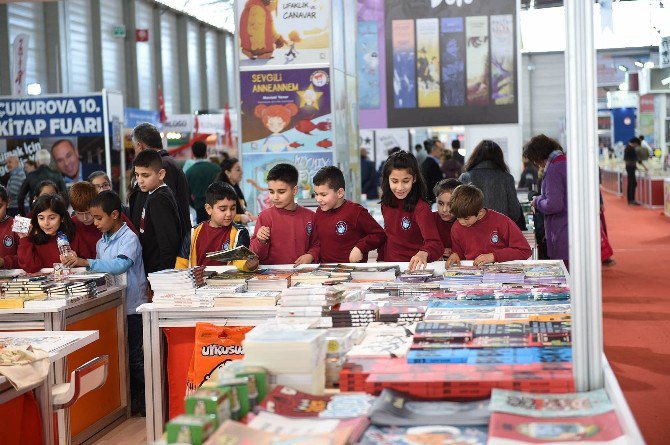 Seyhan Belediyesi’nden Kitap Fuarına Ücretsiz Ulaşım Hizmeti