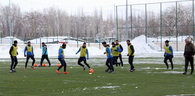 Sivas Belediyespor İkinci Yarıya Galibiyetle Başlamak İstiyor