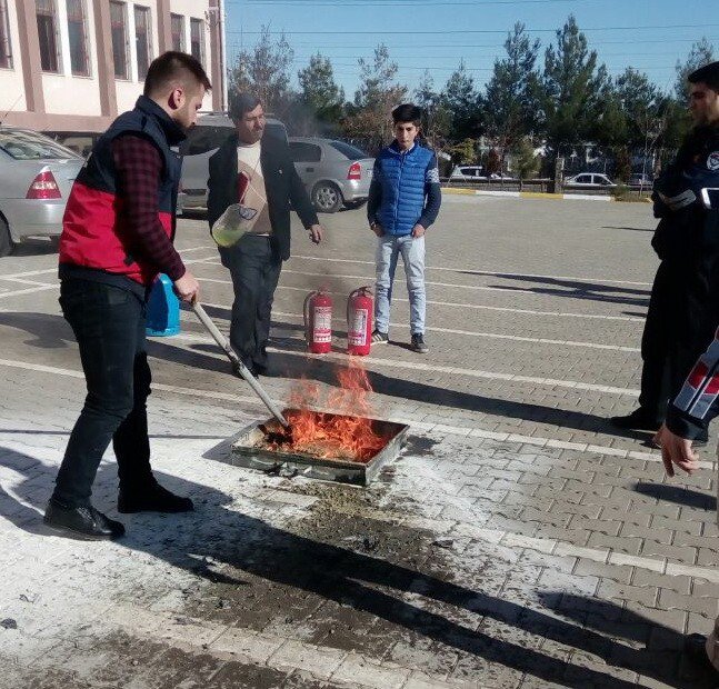 Adıyaman ‘Da İş Sağlığı Ve Güvenliği Uzmanlarına Yangın Eğitimi Verildi