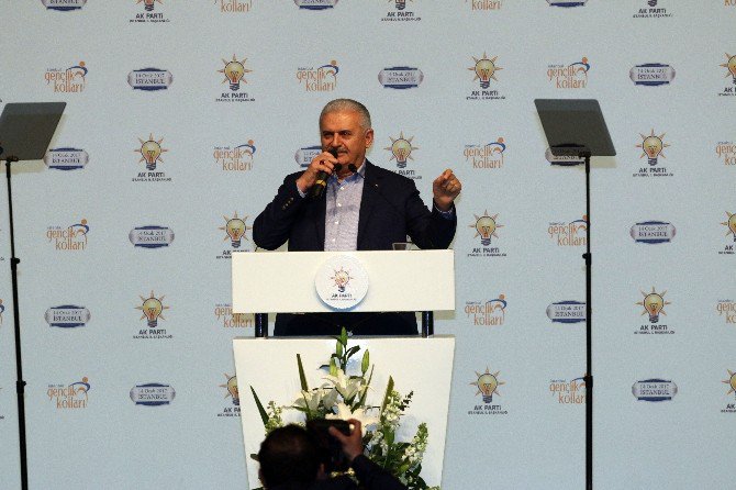 Başbakan Yıldırım: "Mecliste Barbarlık Yapanlara Millet Cevabını Sandıkta Verecektir"