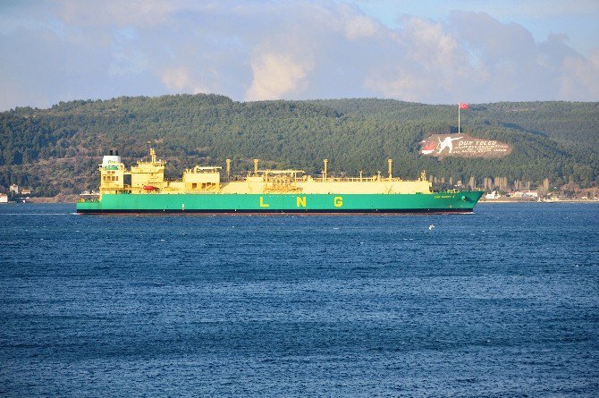 Doğalgaz Tankeri Çanakkale Boğazı’nı Kapattı