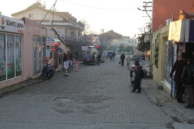 Fethiye’de Yolun Karşısına Geçmek İsteyen Kadına Kamyon Çarptı