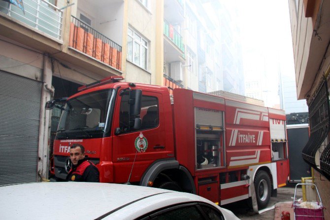 Araçları Elleriyle İterek İtfaiyeye Yol Açtılar