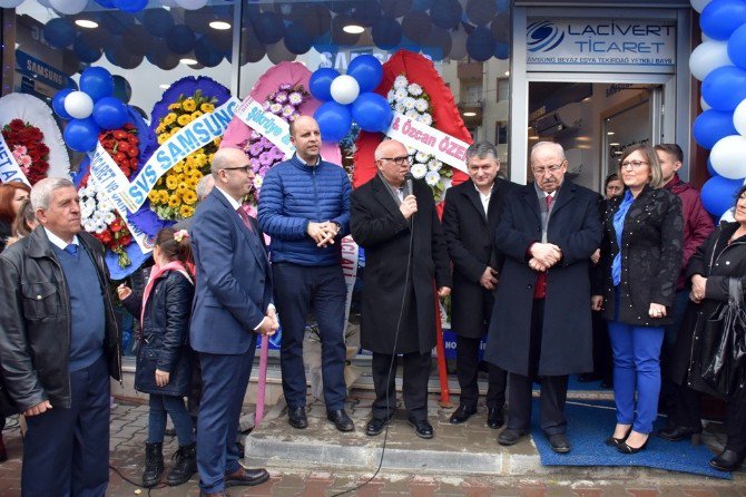 Başkan Eşkinat, Beyaz Eşya Mağazası Açılış Törenine Katıldı