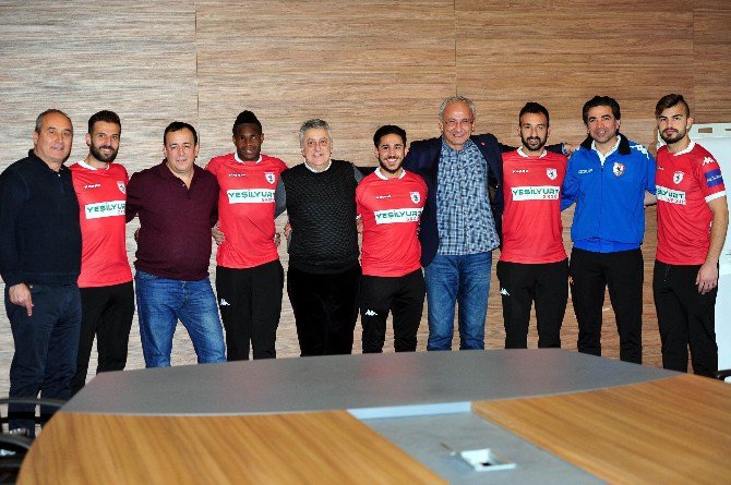 Samsunspor 5 Futbolcuyla Sözleşme İmzaladı