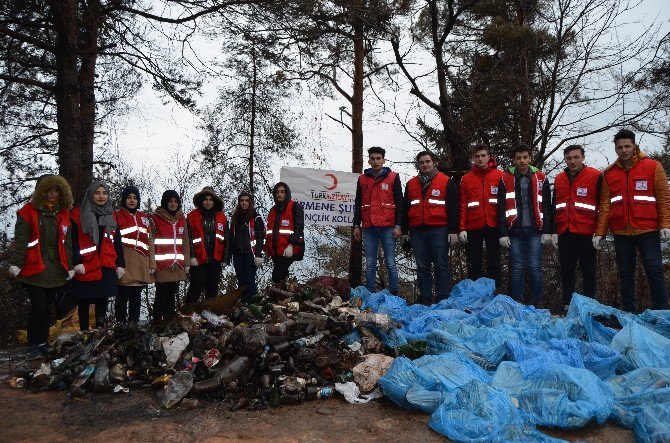 Orman Yangını Sahasında Çöp Temizliği Yaptılar