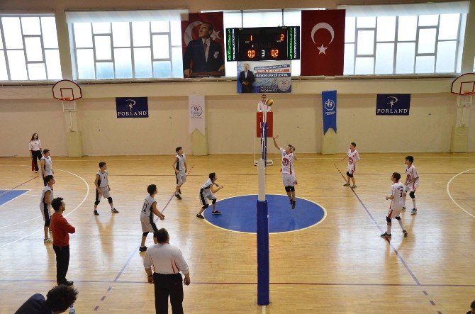 Bilecik’te Okul Sporları Basketbol Ve Voleybol Müsabakaları Sona Erdi