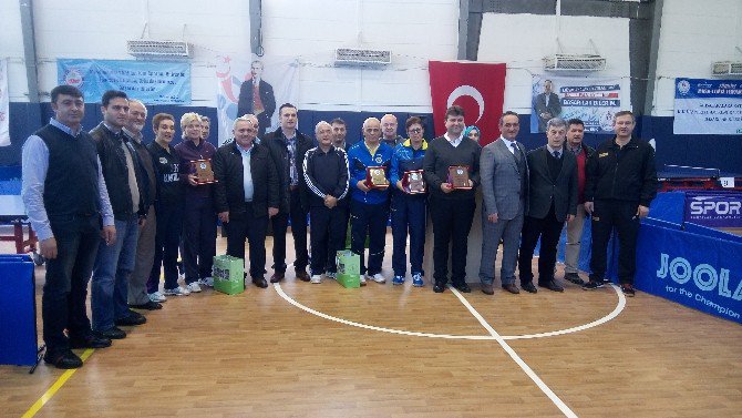 12. Veteran Masa Tenisi Turnuvası Kızılcahamam’da Başladı