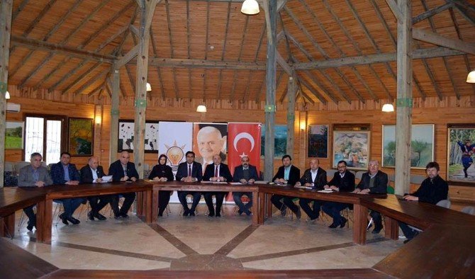 Ak Parti’nin İlçe Başkanları İstişare Toplantısında Buluştu