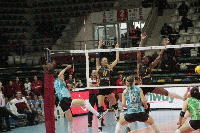 Bursa Büyükşehir Belediyespor Kupa Voley’de Yarı Finale Yükseldi