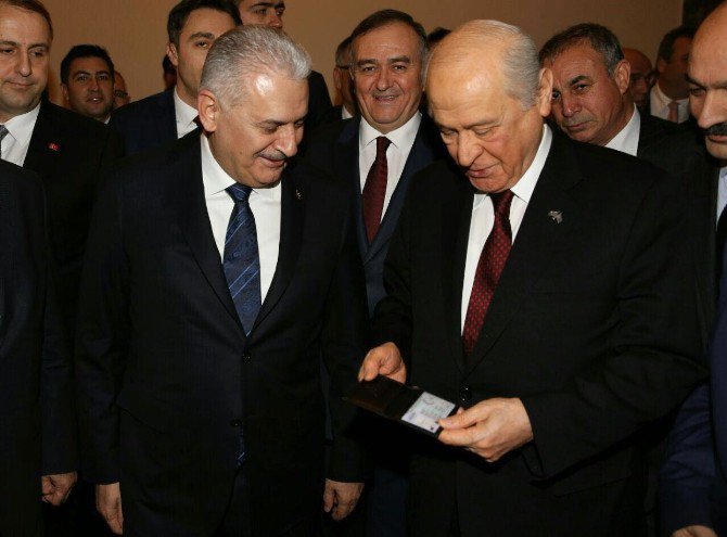 Başbakan Yıldırım’dan Mhp Genel Başkanı Bahçeli’ye Yeni Kimlik Jesti