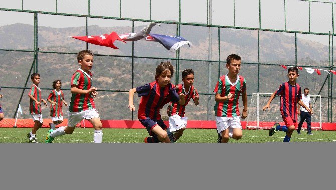 Bayraklı’da, Şehit Anısına Futbol Turnuvası