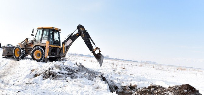 Erzurum’da Kar Kütlelerinin Erimesi Buzlanmalara Neden Oluyor