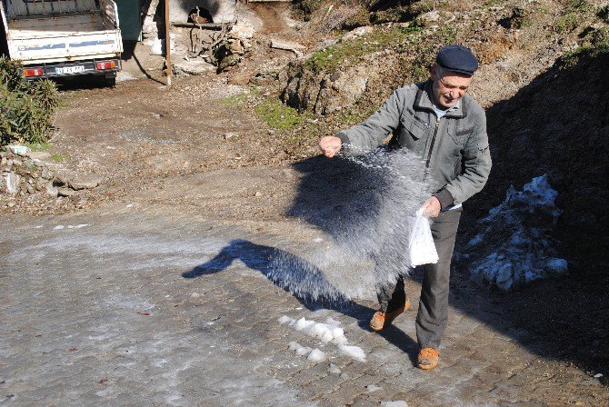 Buzlu Yola, Tuzlu Çözüm