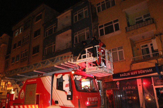 Polisin Baskın Yapacağını Anlayınca Balkondan Atlamak İstedi