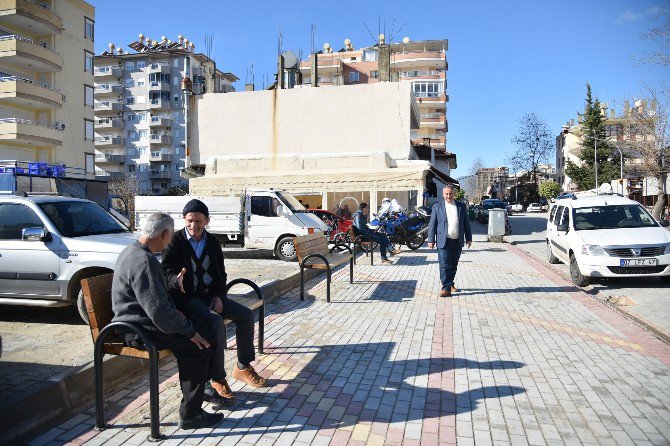 Alanya Mahmutlar Mahallesine Yeni Oturma Bankları