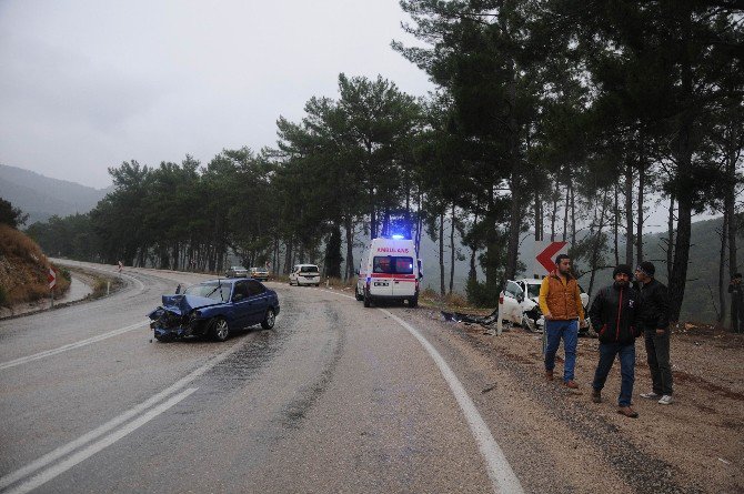 Antalya’da İki Ayrı Trafik Kazası: 1’si Ağır 6 Yaralı