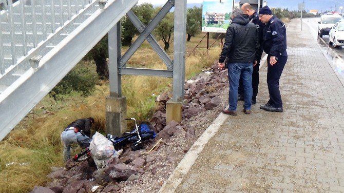 Çukura Düşen Bisikletli Şahıs Hayatını Kaybetti