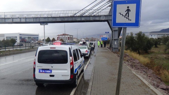 Çukura Düşen Bisikletli Şahıs Hayatını Kaybetti