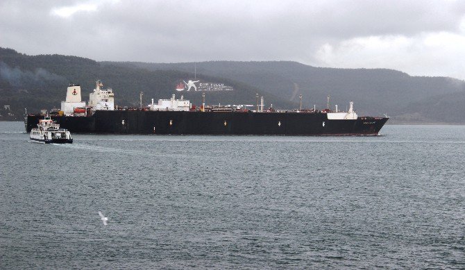 Doğalgaz Tankeri Çanakkale Boğazı’ndan Geçti