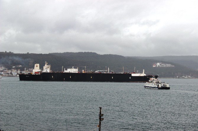 Doğalgaz Tankeri Çanakkale Boğazı’ndan Geçti