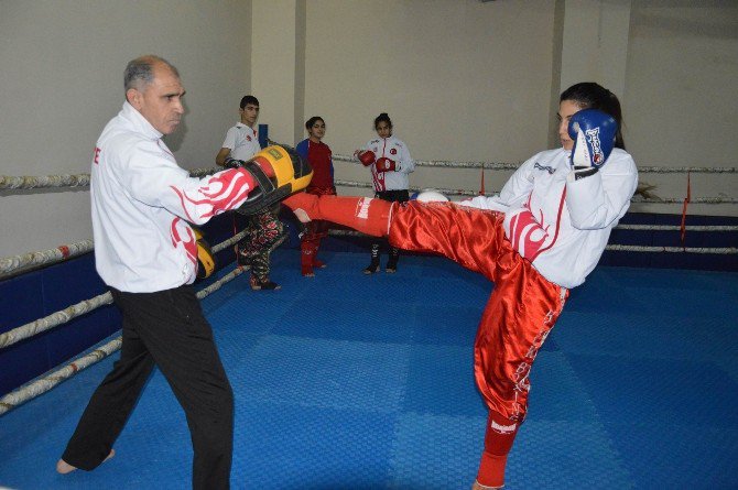 Sur’daki Yıkım Kardeşlerin Şampiyonluğuna Engel Olamadı