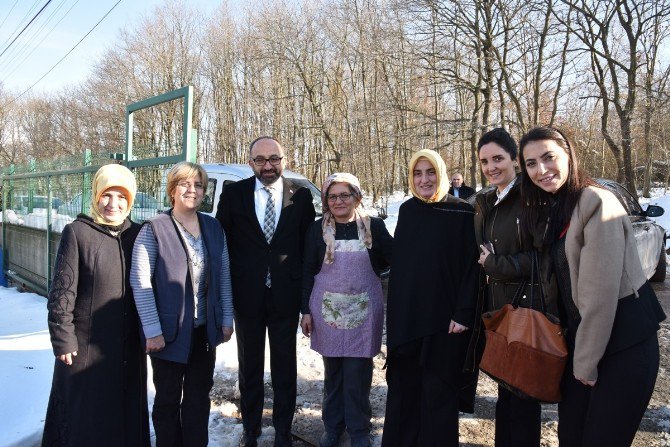 Başkan Üzülmez, Kadınlar Kulübü’nün Toplantısına Katıldı