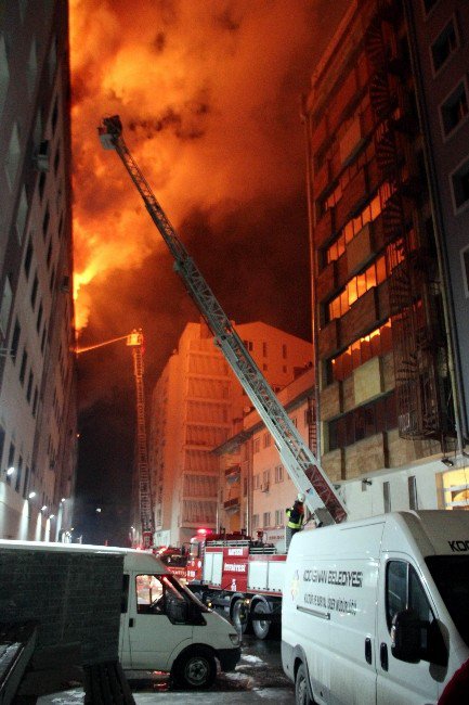 Kayseri’de Belediye Binasında Yangın