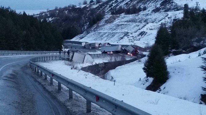 Afyonkarahisar’da Zincirleme Trafik Kazası