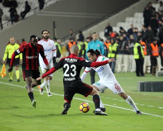 Antalyaspor Bu Sezon Bir İlki Gerçekleştirdi