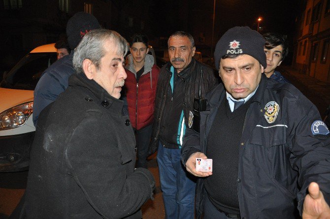 Gençler 1,5 Kilo Altın Çalan Hırsızı Yakalayıp Polise Teslim Etti