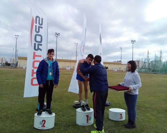 Adilcevazlı Umut Atletizmde Türkiye Birincisi Oldu