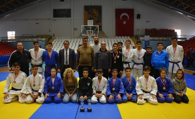 Manisa Büyükşehir Judoda Rakip Tanımıyor