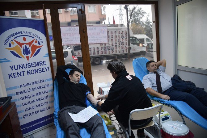 Yunusemre Kent Konseyi’nden Kızılay’a Kan Bağışı