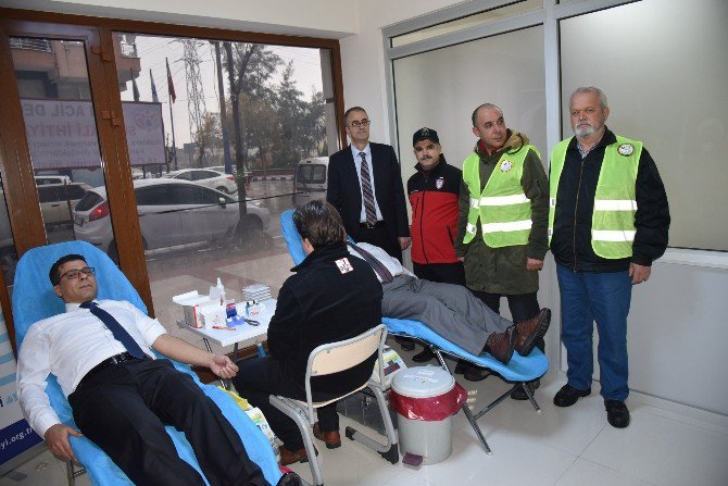 Yunusemre Kent Konseyi’nden Kızılay’a Kan Bağışı