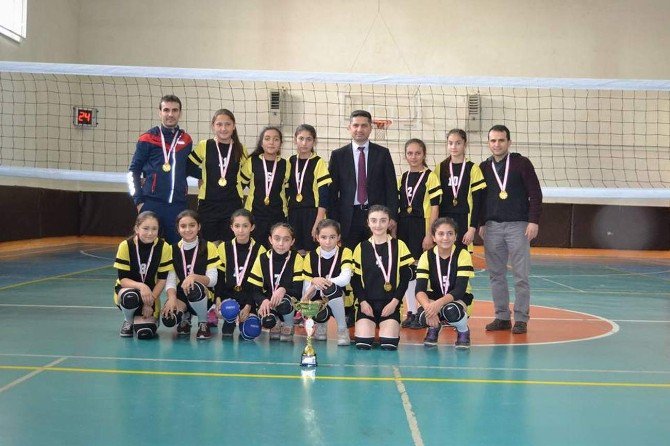 Çepnili Voleybolcular Afyonkarahisar Şampiyonu Oldu