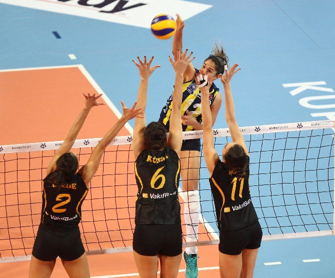 Kupa Voley’de Şampiyon Fenerbahçe