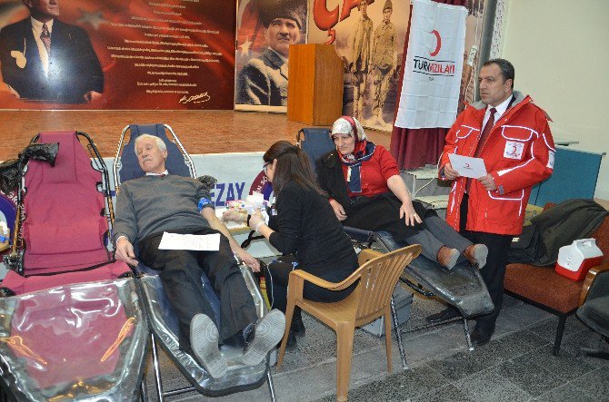 Ortaokul Veli Ve Öğretmenlerinden Kan Bağış Kampanyası