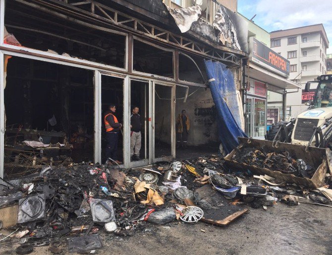 Bursa’da 17 Kişinin Zehirlendiği Yangın Kundaklama Çıktı...o Anlar Güvenlik Kamerasına Yansıdı