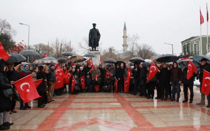 Chp’lilerden ‘Ayağa Kalkıyoruz’ Eylemi