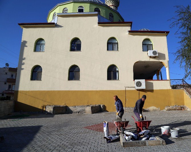 Erdemli Belediyesi’nin Camilere Hizmeti Devam Ediyor