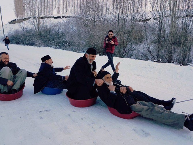 Erzurum’da Dedeler Leğenlerle Kaydı